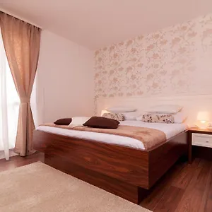 apartment-arsenal-1.hotelinzadar.com/